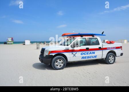 MIAMI BEACH, USA - 31 MARZO 2017 : Ocean Rescue auto pattuglierà la spiaggia. Ocean Rescue si occupa della sicurezza di Miami Beach Foto Stock