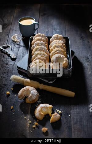 Biscotti shortbread in una scatola.Dessert vecchio stile.Sweet bar.caffè sano e cibo. Foto Stock