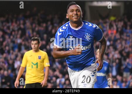 GLASGOW, SCOZIA - 18 LUGLIO 2019: Alfredo Morelos of Rangers celebra dopo aver segnato il suo terzo gol durante la seconda tappa della prima partita di qualificazione della UEFA Europa League 2019/20 tra il Rangers FC (Scozia) e il St Joseph's FC (Gibilterra) all'Ibrox Park. Foto Stock