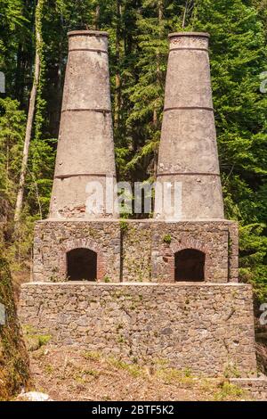 Forno e torri della cementeria di Litzlsdorf, edificio storico Foto Stock