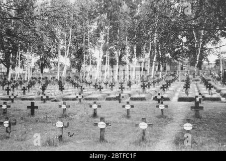 Cimitero militare tedesco a Varsavia operazione Barbarossa - invasione tedesca della Russia, 1941 - XV Divisione Fantaria della Divisione Turingia-Kurhessen Foto Stock