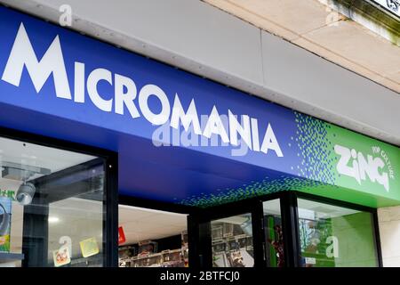 Bordeaux , Aquitaine / France - 05 05 2020 : il negozio di logo Micromania della più grande catena di negozi di videogiochi in Francia Foto Stock