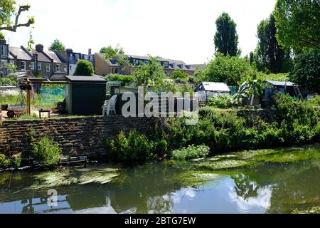 Il Parco del Garratt allottments River Wandle Trail Foto Stock