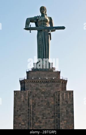 Madre Armenia statua, Yerevan Foto Stock