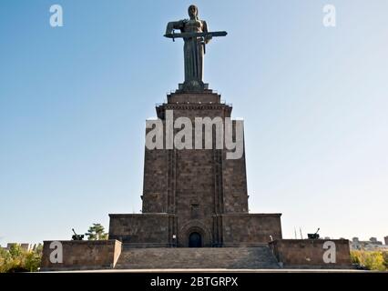 Madre Armenia statua, Yerevan Foto Stock