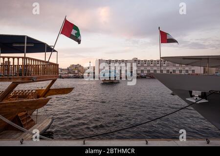 Vista sul torrente da al Fahidi verso Deira, Dubai, Emirati Arabi Uniti Foto Stock