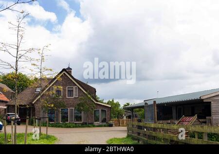 INTERNI ESTERNI DELLA CASA DI CAMPAGNA OLANDESE Foto Stock