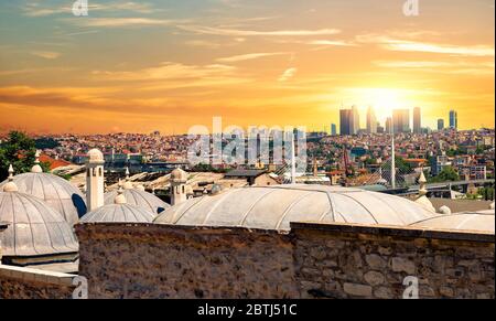 Le cupole della Moschea Suleymaniye e la città di Istanbul, Turchia Foto Stock