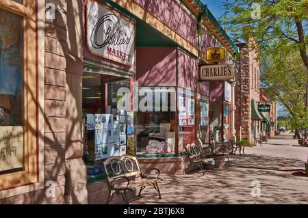 Negozi a Main Street a la Veta, Scenic Highway of Legends, Colorado, USA Foto Stock