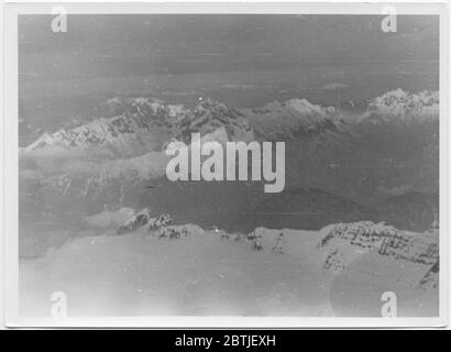 Fotografie che illustrano attività militari in Francia, maggio - giugno 1940. Incluse fotografie di Rommel, Guderiano, Dreuz, Bottcher, il generale italiano Garaboldi, Lucie Rommel, colpi di Rommel con Hitler. Fotografie di attrezzature e truppe in arrivo e in azione, dalla collezione personale di Rommel. Foto Stock