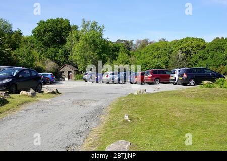 Shipley Bridge, Dartmoor, Regno Unito. 26 Maggio 2020. I cartelli di avvertenza New Covid-19 vietano i veicoli da campeggio, barbecue e da notte su Dartmoor . Credit: Julian Kemp/Alamy Live News Foto Stock