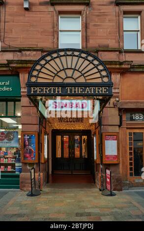 Perth Theatre durante la stagione invernale 2019 Foto Stock