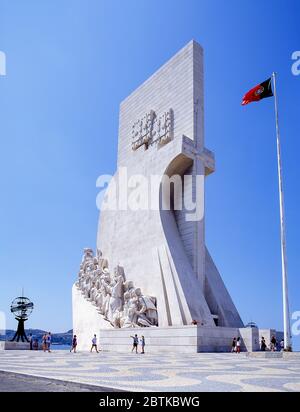 Monumento alle scoperte (Padrao dos Descobrimentos) sulla riva del fiume Tago, quartiere di Belem, Lisbona, Portogallo Foto Stock