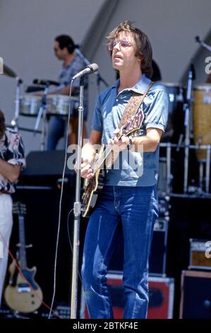 Bob Weir dei Grateful Dead si esibisce al concerto Alliance for Survival all'Hollywood Bowl nel 1981 Foto Stock