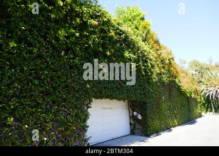 Los Angeles, California, USA 26 maggio 2020 UNA visione generale dell'atmosfera della ex casa di Dorothy Lamour al 1375 N. Doheny Drive il 26 maggio 2020 a Los Angeles, California, USA. Foto di Barry King/Alamy Stock foto Foto Stock