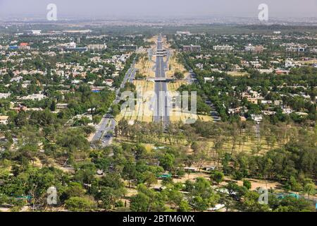 Islamabad vista città, da Daman-e-Koh, collina giardino. Colline di Margala, Islamabad, Islamabad Capital Territory, Pakistan, Asia meridionale, Asia Foto Stock