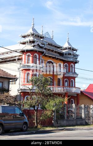 Casa di lusso di persone Rom chiamato 'tiganesti palato' in Huedin, Romania Foto Stock