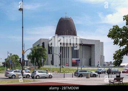 Varsavia, Polonia - 15 giugno 2019: Tempio della Divina Provvidenza o Swiatynia Opatrznosci Bozej, chiesa cattolica romana a Wilanow, distretto di Varsavia Foto Stock