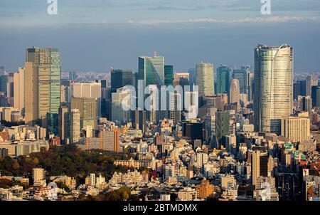 Giappone, Tokyo City, skyline della zona di Roppongi, centro città Foto Stock