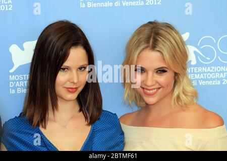 VENEZIA, ITALIA - SETTEMBRE 05: Rachel Korine e Ashley Benson sono presenti alla Photocall 'Spring Breakers' al 69° Festival del Cinema di Venezia Foto Stock