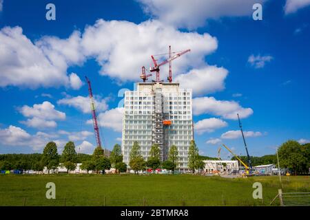 Utrecht, Utrecht / Paesi Bassi - 27 maggio 2020: Vista aerea del nuovo edificio RIVM & CBG sull'Uithof Foto Stock