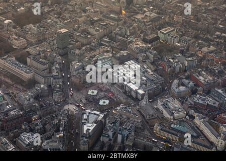Veduta aerea di Trafalgar Square a Londra al Dusk Foto Stock