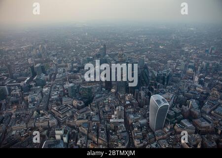 Vista aerea intorno alla città di Londra Foto Stock
