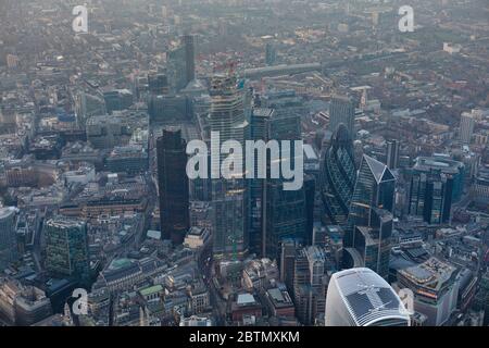 Vista aerea della città di Londra al tramonto, tra cui 22 Bishopsgate Foto Stock