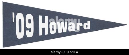 Pennant per la classe Howard University di 2009. Un pennant della Howard University. Il pennant è un triangolo blu scuro, in feltro con scritte bianche che recita ''09 Howard'. La scritta viene visualizzata solo su un lato. Foto Stock