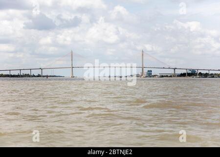 Ponte RACH MIeu nel delta del Mekong, Vietnam. Ponte che collega la provincia di Tien Giang con la provincia di ben tre. Foto Stock