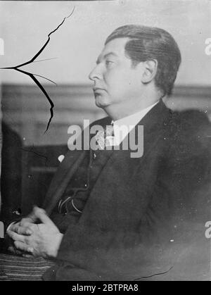 Procedimenti di estradizione contro al Capone. I procedimenti di estradizione sono stati condotti presso i tribunali di Vienna contro Heinrich Eduard Jacob, che si dice sia stato complice di al Capone, il gangster americano. Spettacoli fotografici, Heinrich Jacob durante gli atti di Vienna. 10 gennaio 1938 Foto Stock