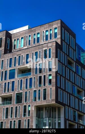 S2 Building by Lewis Cubitt Park in Kings Cross, Londra Foto Stock