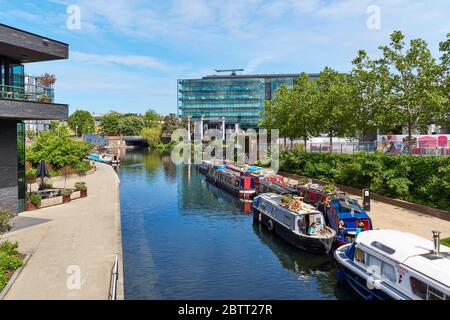 The Regent's Canal di Coal Drops Yard, King's Cross, Londra UK Foto Stock