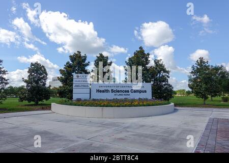 Orlando, FL/USA -5/6/20: Il cartello all'ingresso della University of Central Florida School of Medicine a Lake Nona a Orlando, Florida. Foto Stock