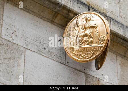 Bordeaux , Aquitaine / Francia - 05 05 2020 : Notaire simbolo d'oro francese e logo d'oro sulla parete del notaio dell'edificio degli uffici Foto Stock