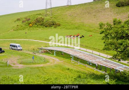 Le tubazioni smantellate nel sito della ex raffineria BP Llandarcy Oil Refinery, la prima raffineria di petrolio del Regno Unito, Neath Port Talbot, Galles meridionale, sono state rimediate Foto Stock