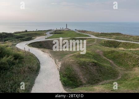 1944 D-day in Normandia: la Pointe du Hoc, memoriale, che domina la linea costiera Foto Stock