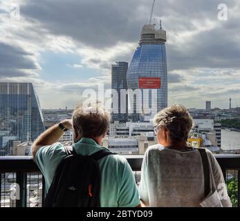 Un Blackfriars in costruzione (aka il Boomerang), Blackfriars Road, South Bank, Londra, SE1, Regno Unito Foto Stock