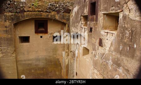 Feste Kaiser Guglielmo II, Forte De Mutzig, Francia, fortificazione, Metz, Howitzer, Lorena, Restauro, cupola, Monumento, Museo, Antica. Foto Stock