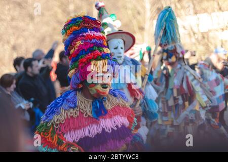 Silió, Cantabria, Spagna - 6 gennaio 2019: Vijanera è una masquerade invernale che si svolge nella città spagnola di Silió, in Cantabria, il primo S. Foto Stock