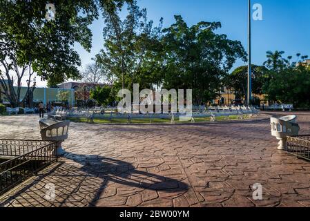 Fontana d'acqua al Francisco Canton Rosado Main Park, Valladolid, Yucatan, Messico Foto Stock