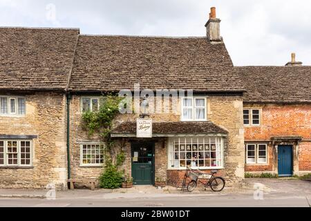 The Lacock Bakery, Church Street, Lacock, Wiltshire, Inghilterra, REGNO UNITO Foto Stock