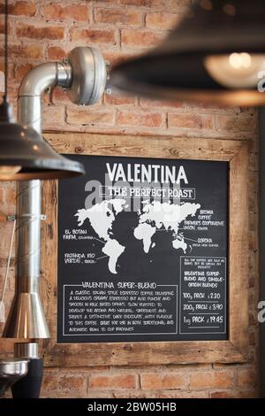 Caffetteria Valentina a Weybridge, Surrey, Inghilterra, Regno Unito Foto Stock