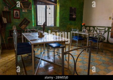 Funky cafe ristorante - Bistro culturale, Merida, Yucatan, Messico Foto Stock