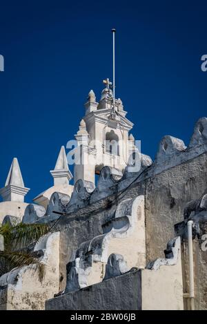 Iglesia de Santiago, una bella chiesa in stile barocco del 18 ° secolo, Merida, Yucatan, Messico Foto Stock