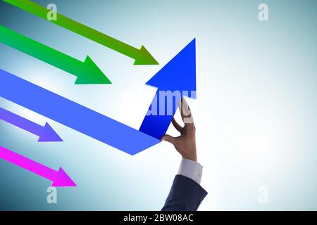 Concetto di ripresa economica con grafici a linee Foto Stock