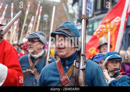 I reenattori nella battaglia di Nantwich il giorno Santo dell'agrifoglio Foto Stock