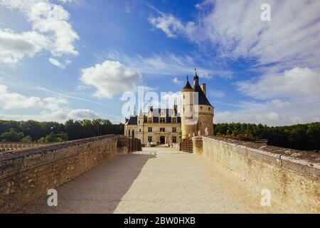 Luglio 23, 2017 il castello di Chenonceau. La Francia. La facciata del castello medievale di ladies. Il royal castello medievale del Castello di Chenonceau e il Foto Stock