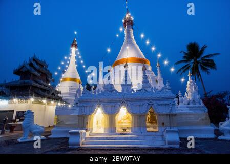 Wat Phra That Doi Kong Mu tempio, Mae Hong Son, Thailandia. Foto Stock