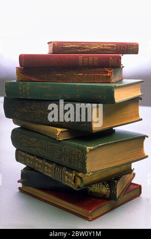 Pila di libri antichi. Foto Stock